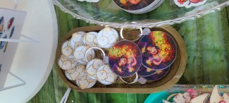 Beignet pins shown next to